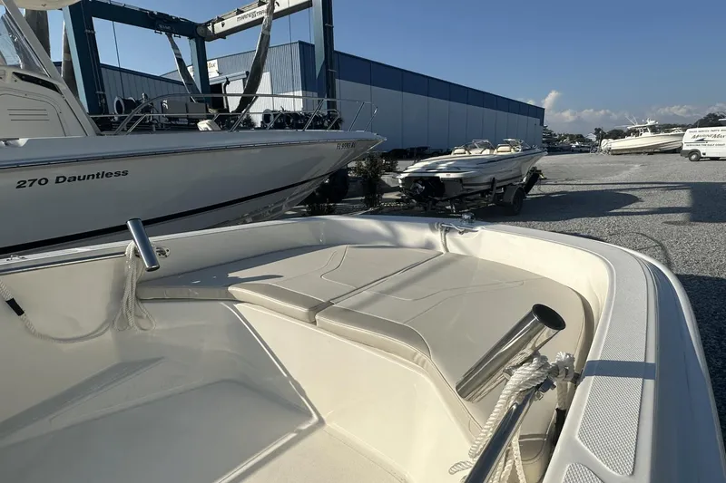 Slide: The Image of Boston Whaler 160 Super Sport 2024 - 31