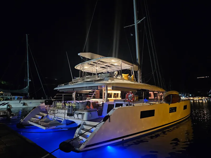 Slide: The Image of Lagoon 620 2013 - 10