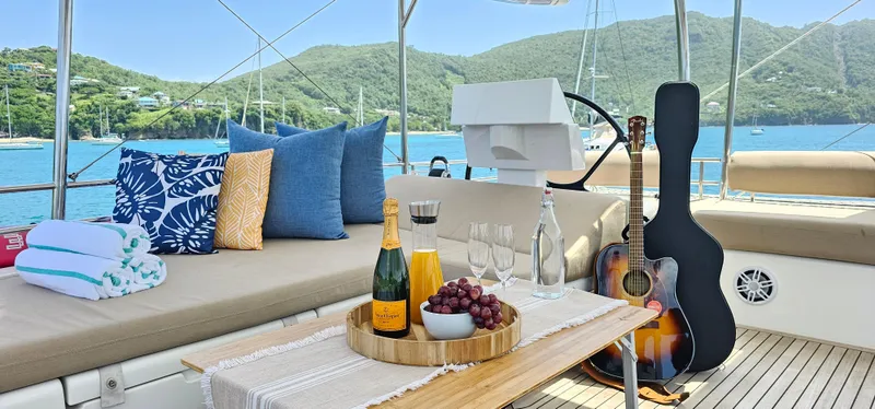 Slide: The Image of Lagoon 620 2013 - 15