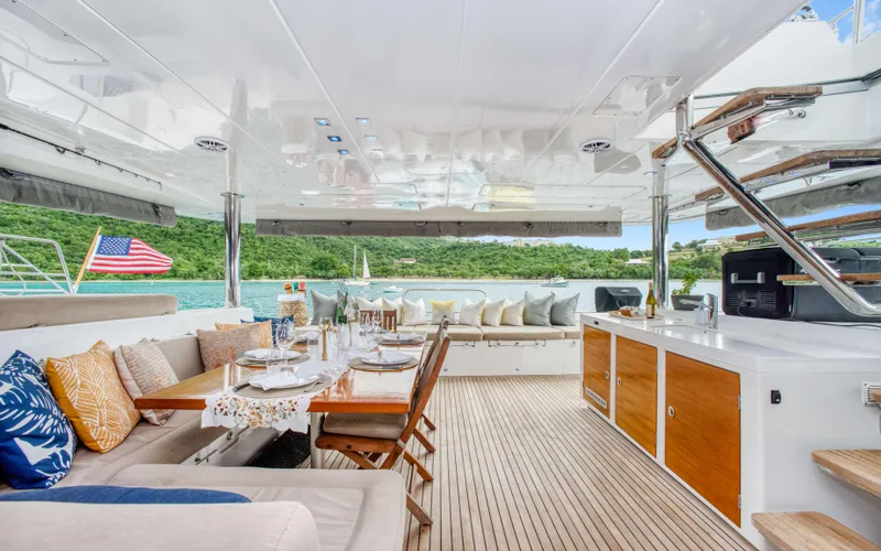 Slide: The Image of Lagoon 620 2013 - 17