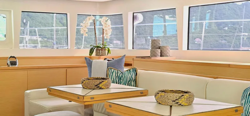 Slide: The Image of Lagoon 620 2013 - 24