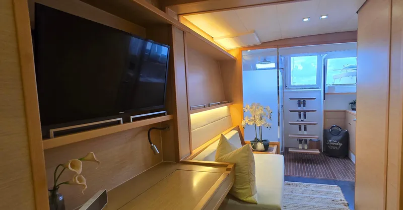 Slide: The Image of Lagoon 620 2013 - 30