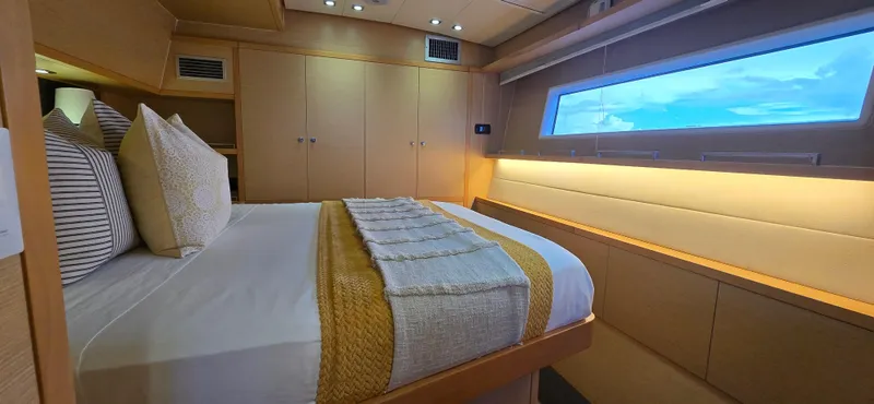 Slide: The Image of Lagoon 620 2013 - 32