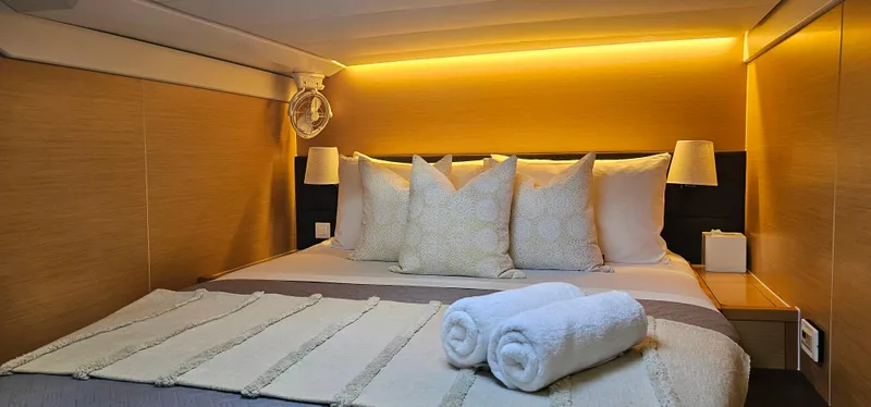 Slide: The Image of Lagoon 620 2013 - 38