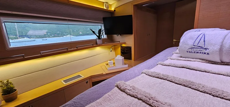 Slide: The Image of Lagoon 620 2013 - 40