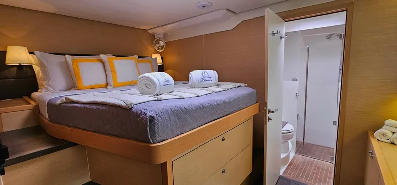 Slide: The Image of Lagoon 620 2013 - 41