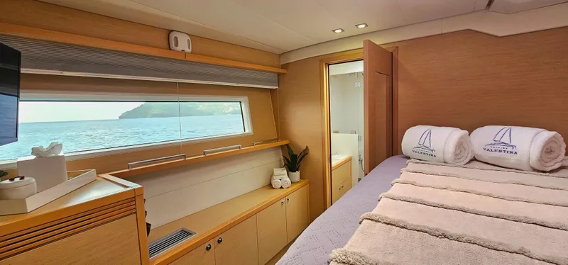 Slide: The Image of Lagoon 620 2013 - 42