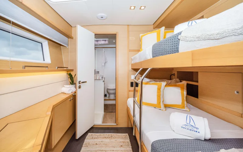 Slide: The Image of Lagoon 620 2013 - 46