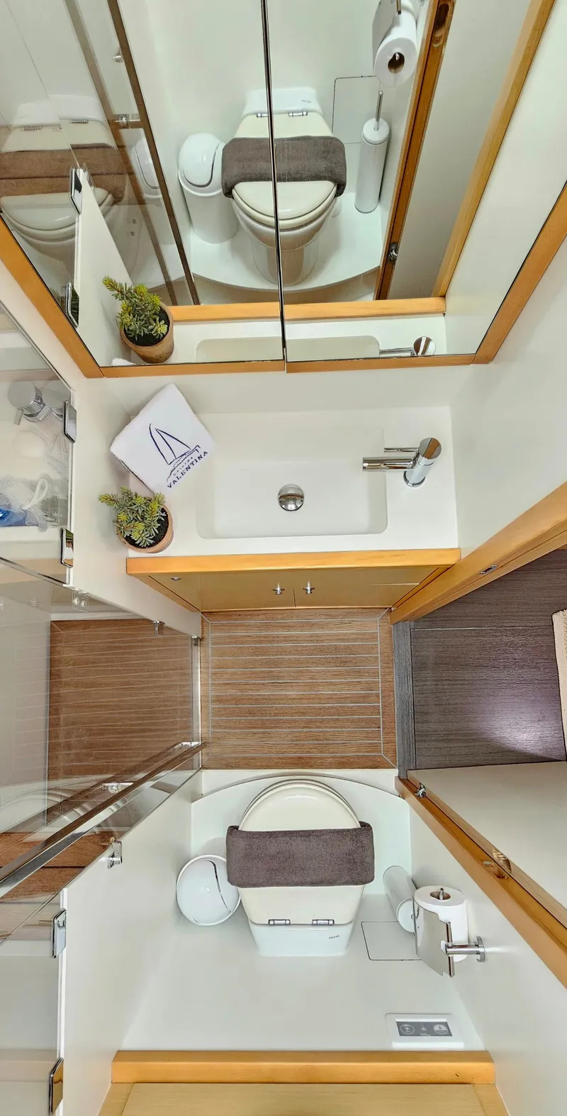 Slide: The Image of Lagoon 620 2013 - 48