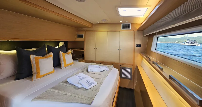 Slide: The Image of Lagoon 620 2013 - 49