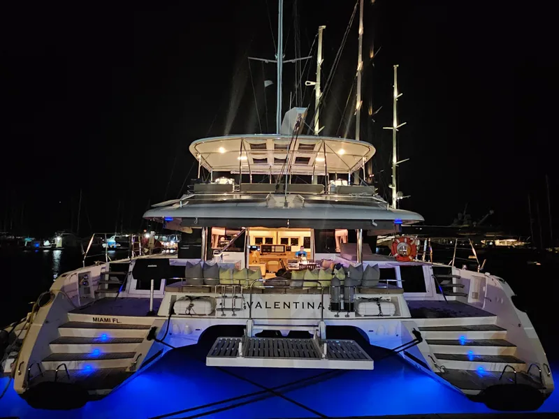 Slide: The Image of Lagoon 620 2013 - 8