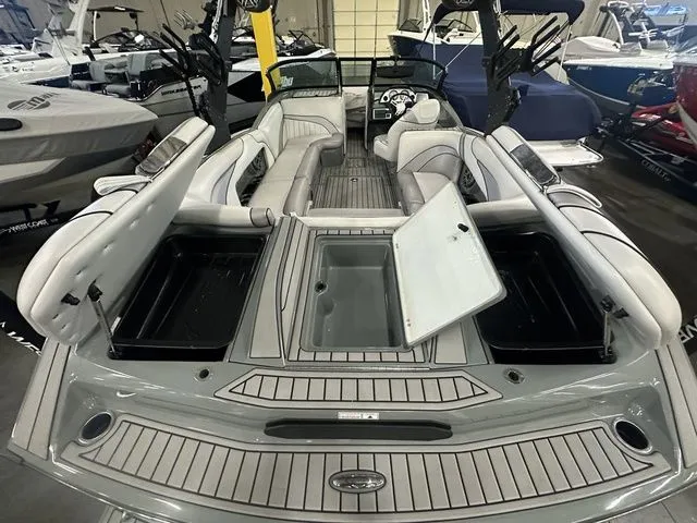 Slide: The Image of MB B52 23 Alpha 2022 - 11