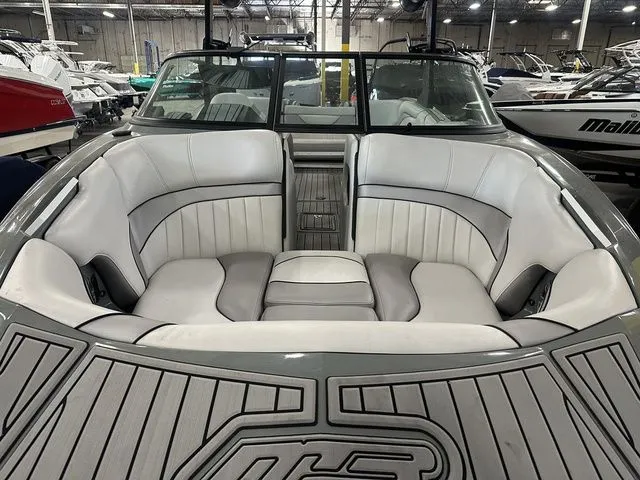 Slide: The Image of MB B52 23 Alpha 2022 - 13