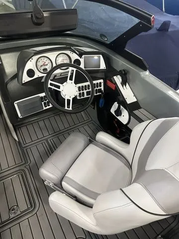 Slide: The Image of MB B52 23 Alpha 2022 - 7