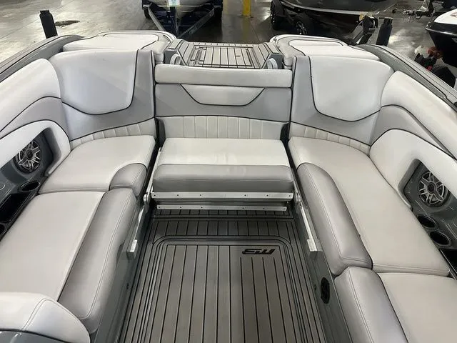 Slide: The Image of MB B52 23 Alpha 2022 - 8