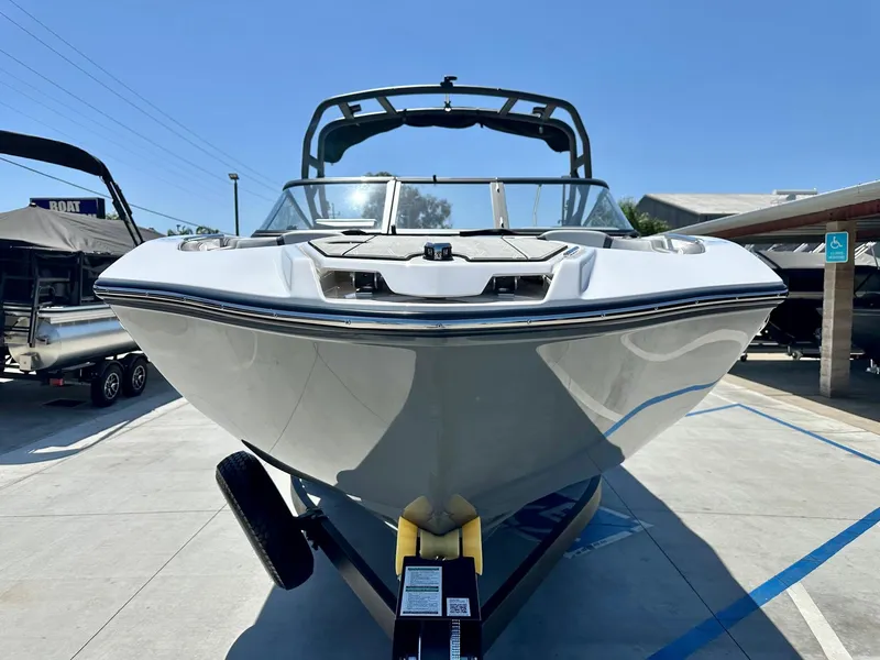 Slide: The Image of Yamaha 252XE 2025 - 9