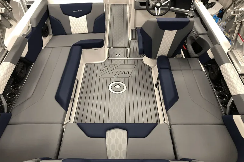 Slide: The Image of MasterCraft XT22 2025 - 14