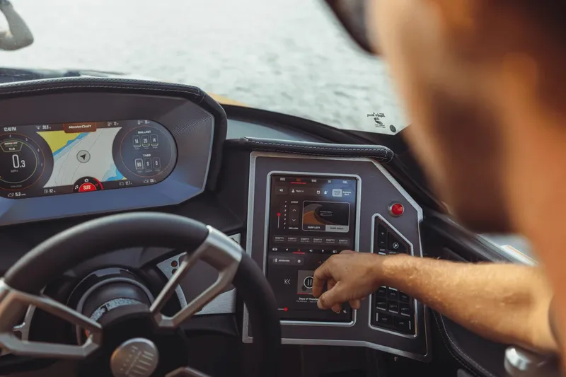 Slide: The Image of MasterCraft XT22 2025 - 40