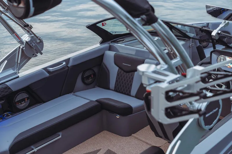 Slide: The Image of MasterCraft XT22 2025 - 45