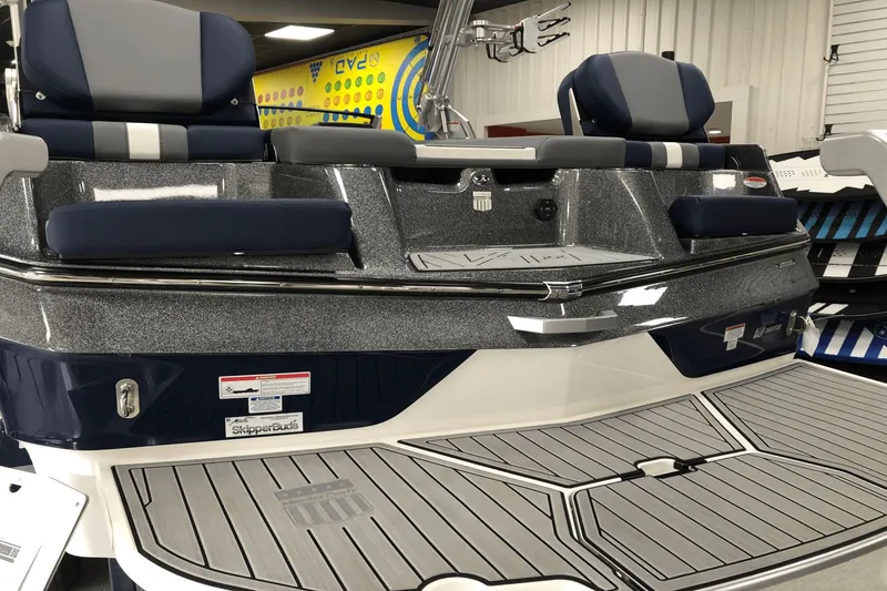 Slide: The Image of MasterCraft XT22 2025 - 5