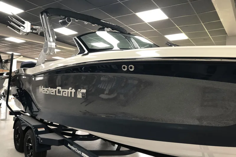 Slide: The Image of MasterCraft XT22 2025 - 9