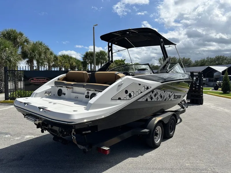 Slide: The Image of Scarab 255 G 2019 - 2