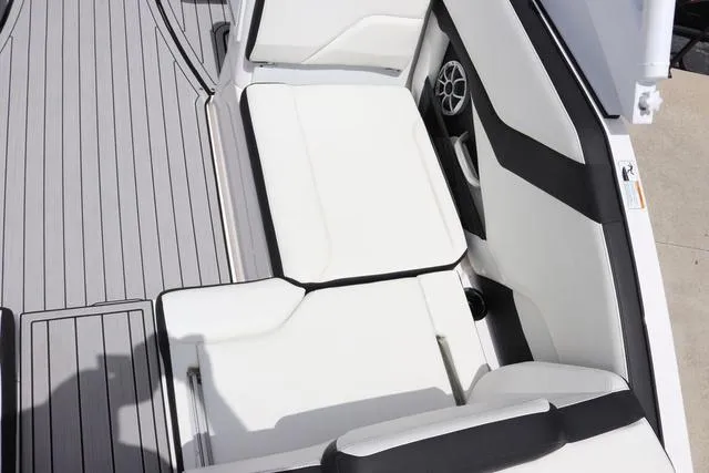 Slide: The Image of Yamaha 252S-WHITE-GALVANIZED 2025 - 12