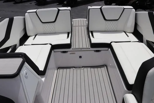 Slide: The Image of Yamaha 252S-WHITE-GALVANIZED 2025 - 26