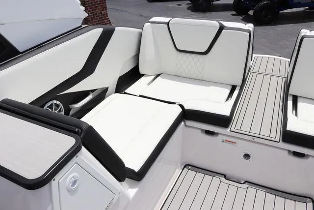 Slide: The Image of Yamaha 252S-WHITE-GALVANIZED 2025 - 28