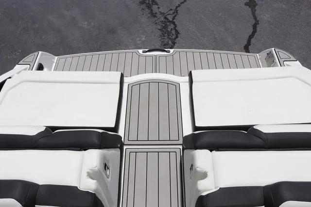 Slide: The Image of Yamaha 252S-WHITE-GALVANIZED 2025 - 29