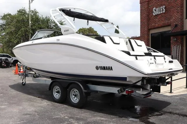 Slide: The Image of Yamaha 252S-WHITE-GALVANIZED 2025 - 3