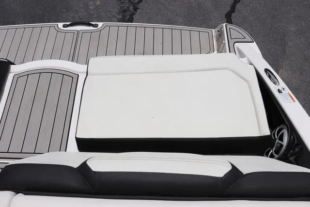 Slide: The Image of Yamaha 252S-WHITE-GALVANIZED 2025 - 30