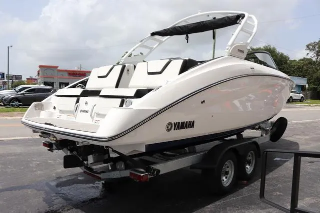 Slide: The Image of Yamaha 252S-WHITE-GALVANIZED 2025 - 5