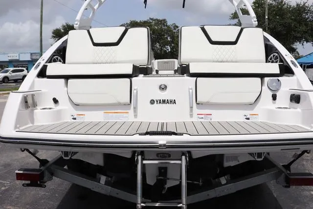 Slide: The Image of Yamaha 252S-WHITE-GALVANIZED 2025 - 9