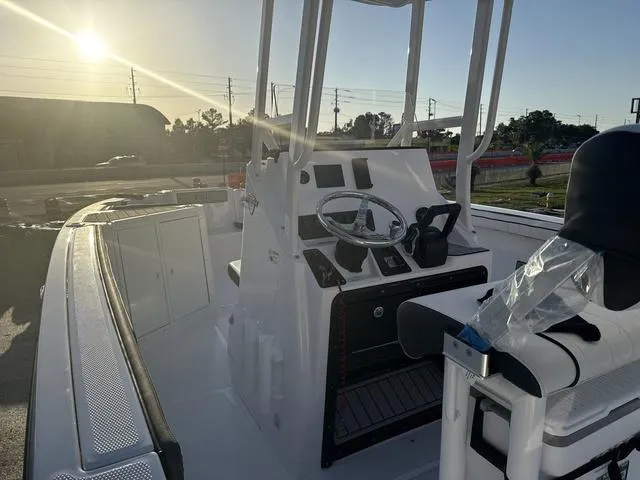 Slide: The Image of Yamaha 222 FSH Sport E 2025 - 9