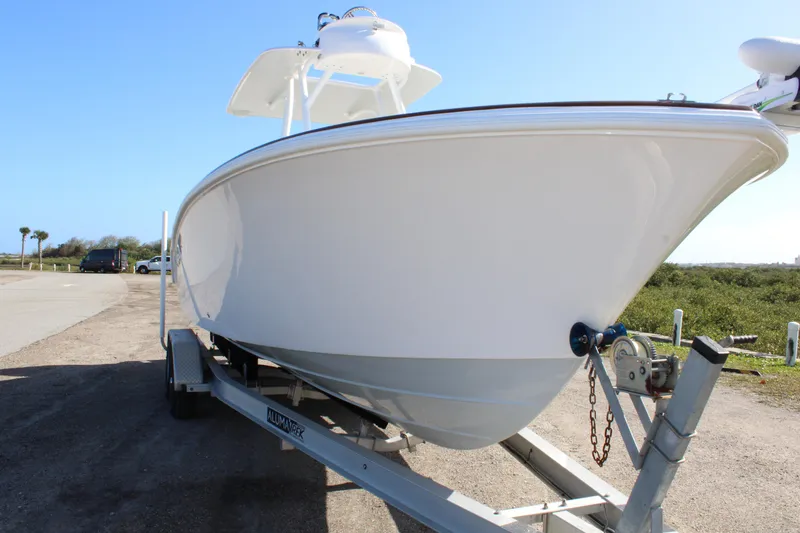 Slide: The Image of 2022 Front Runner 26 Center Console boat on trailer, side view. - 37