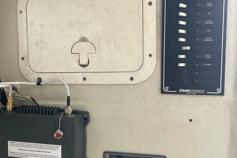 Slide: The Image of Control panel and equipment on a 1993 Tripp Angler 22 boat. - 9