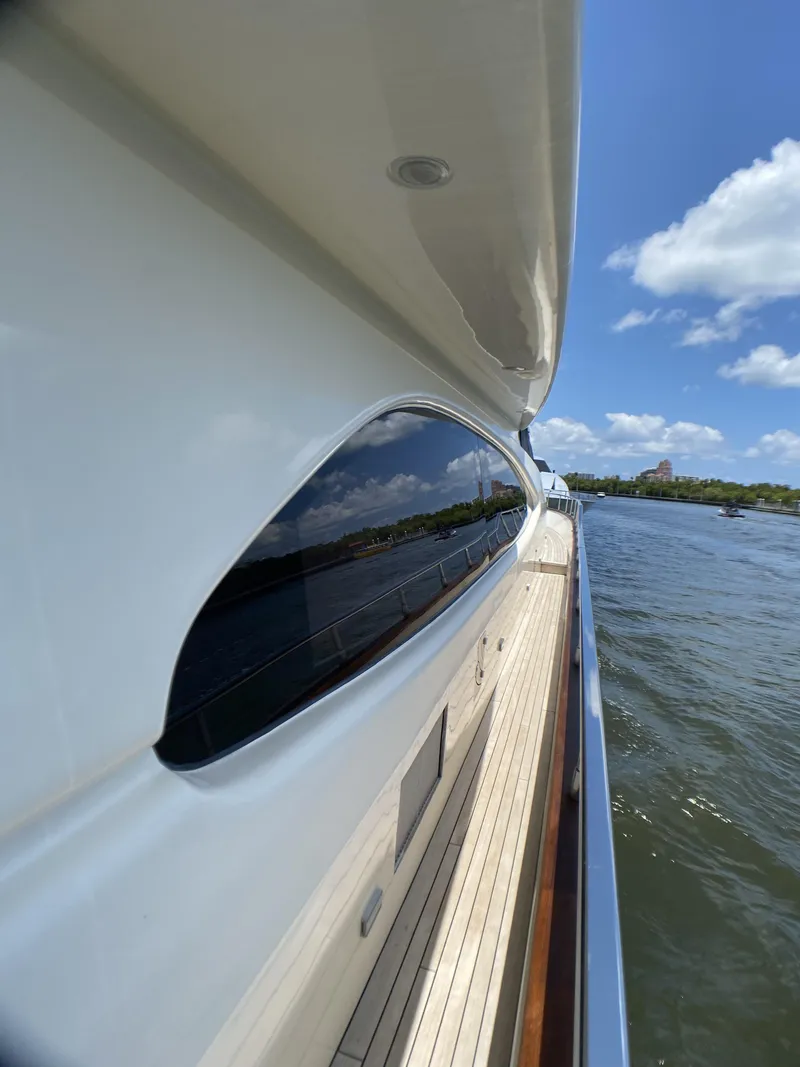 Slide: The Image of Azimut 85 Ultimate 1999 - 77