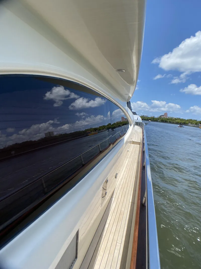 Slide: The Image of Azimut 85 Ultimate 1999 - 78
