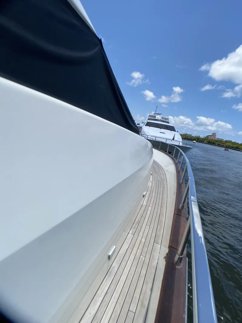 Slide: The Image of Azimut 85 Ultimate 1999 - 83