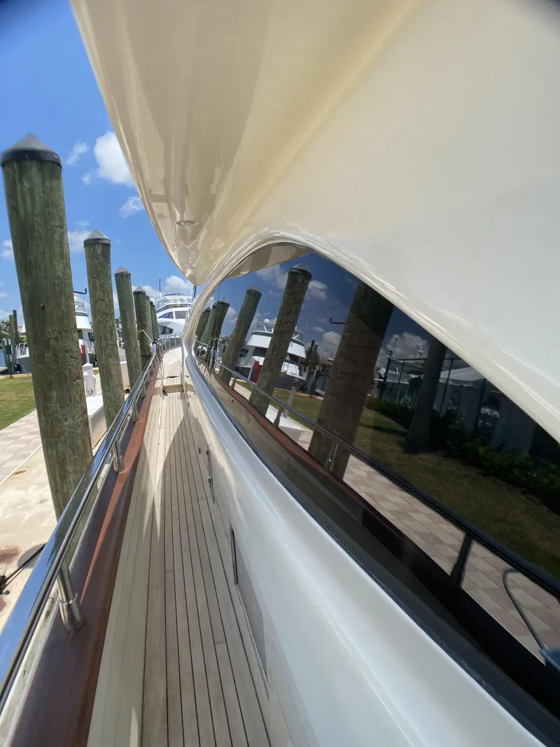 Slide: The Image of Azimut 85 Ultimate 1999 - 89