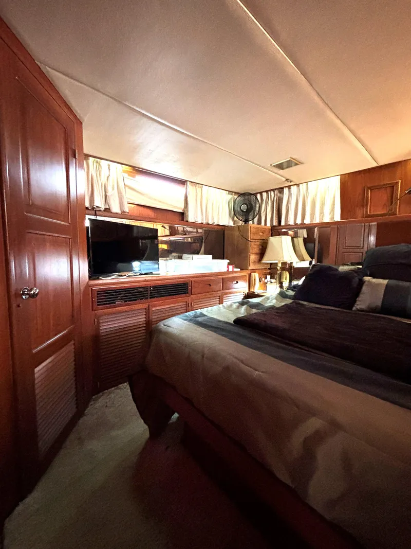 Slide: The Image of Marine Trader Tradewinds 43 Motor Yacht 1988 - 50