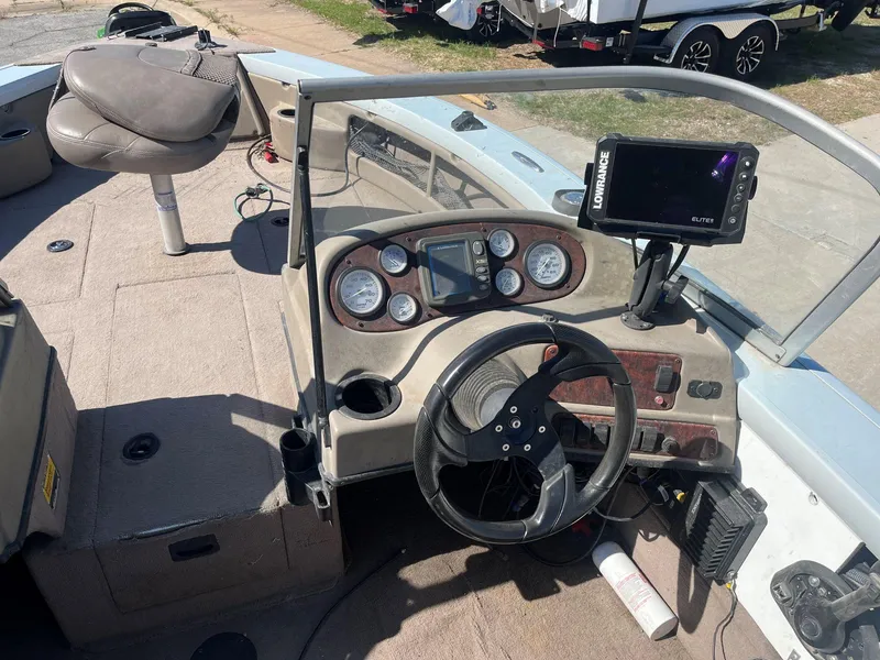 Slide: The Image of 2005 Triton DV186 MAGNUM - 4