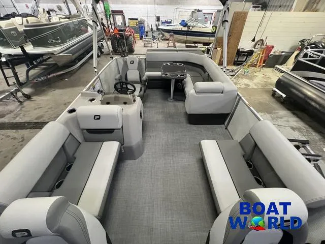 Slide: The Image of Princecraft 21 Sportfisher 2-S Pontoon & Mercury 4-Stroke EFI 2025 - 11