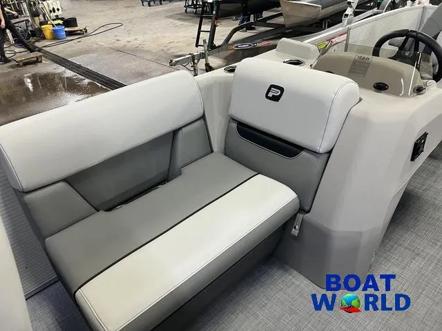 Slide: The Image of Princecraft 21 Sportfisher 2-S Pontoon & Mercury 4-Stroke EFI 2025 - 12
