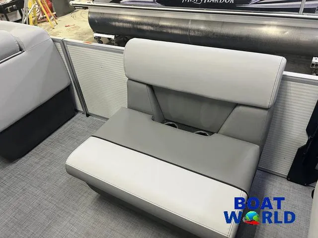 Slide: The Image of Princecraft 21 Sportfisher 2-S Pontoon & Mercury 4-Stroke EFI 2025 - 13