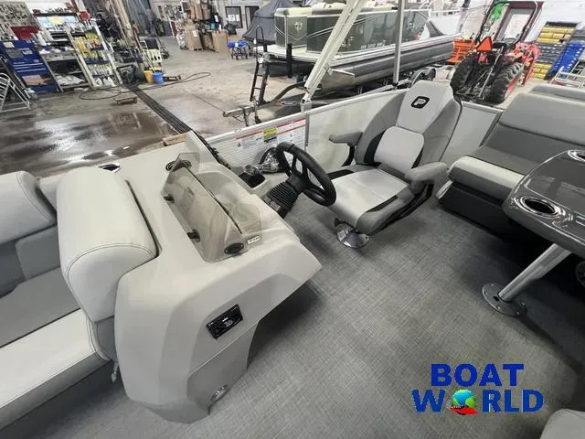 Slide: The Image of Princecraft 21 Sportfisher 2-S Pontoon & Mercury 4-Stroke EFI 2025 - 15