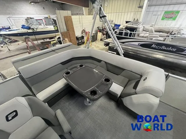 Slide: The Image of Princecraft 21 Sportfisher 2-S Pontoon & Mercury 4-Stroke EFI 2025 - 19