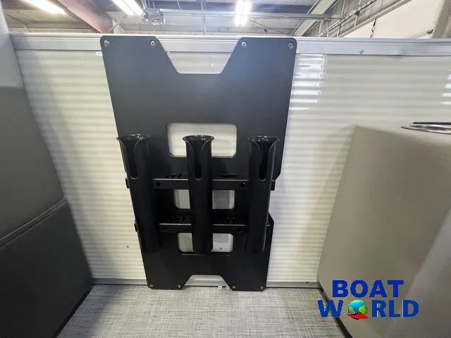 Slide: The Image of Princecraft 21 Sportfisher 2-S Pontoon & Mercury 4-Stroke EFI 2025 - 28