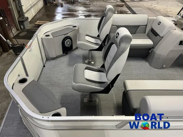 Slide: The Image of Princecraft 21 Sportfisher 2-S Pontoon & Mercury 4-Stroke EFI 2025 - 3